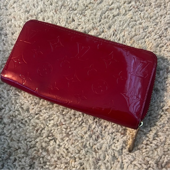 Authentic Louis Vuitton wallet - Picture 8 of 11